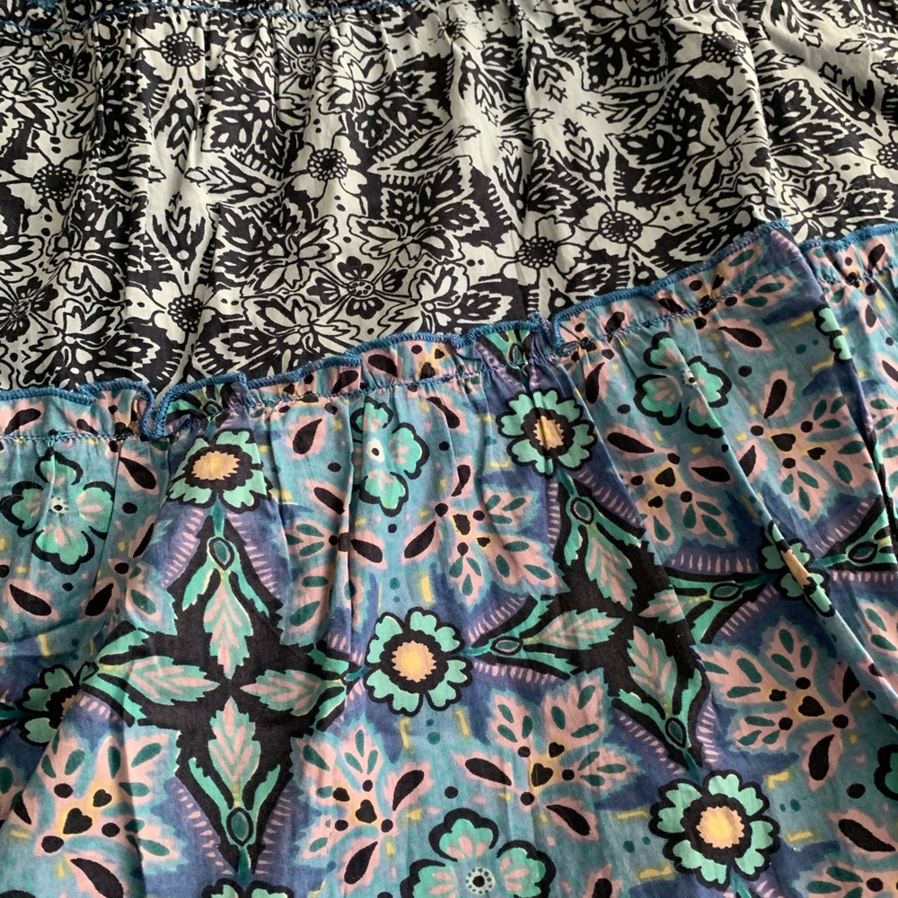 Angie lose flowing skirt. Size small - Picture 2 of 4